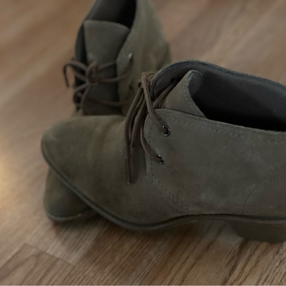 Womens Clarks booties size 8 - Picture 3 of 6